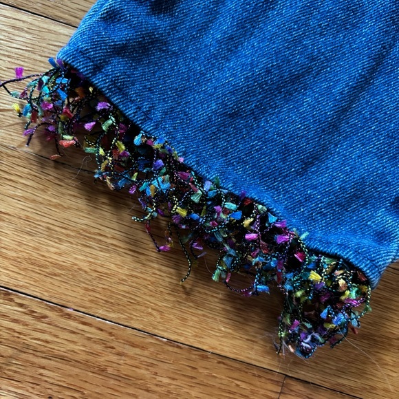 🍎 Cute Toddler Jeans with Fringe 🍎 - Picture 2 of 7